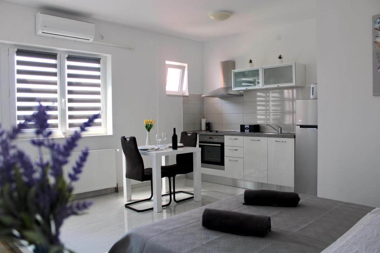 Apartmani Toni Drniš Εξωτερικό φωτογραφία