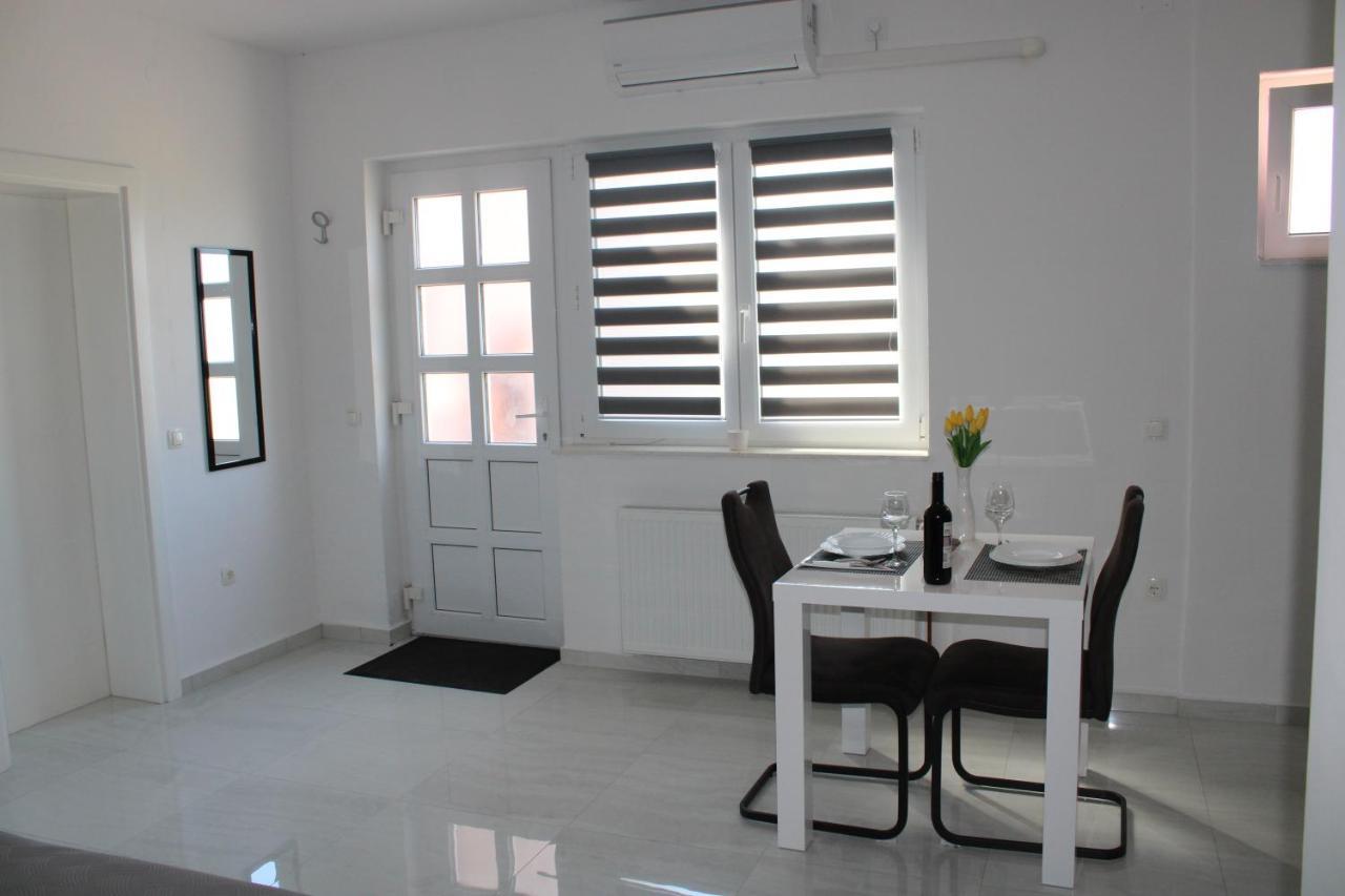 Apartmani Toni Drniš Εξωτερικό φωτογραφία