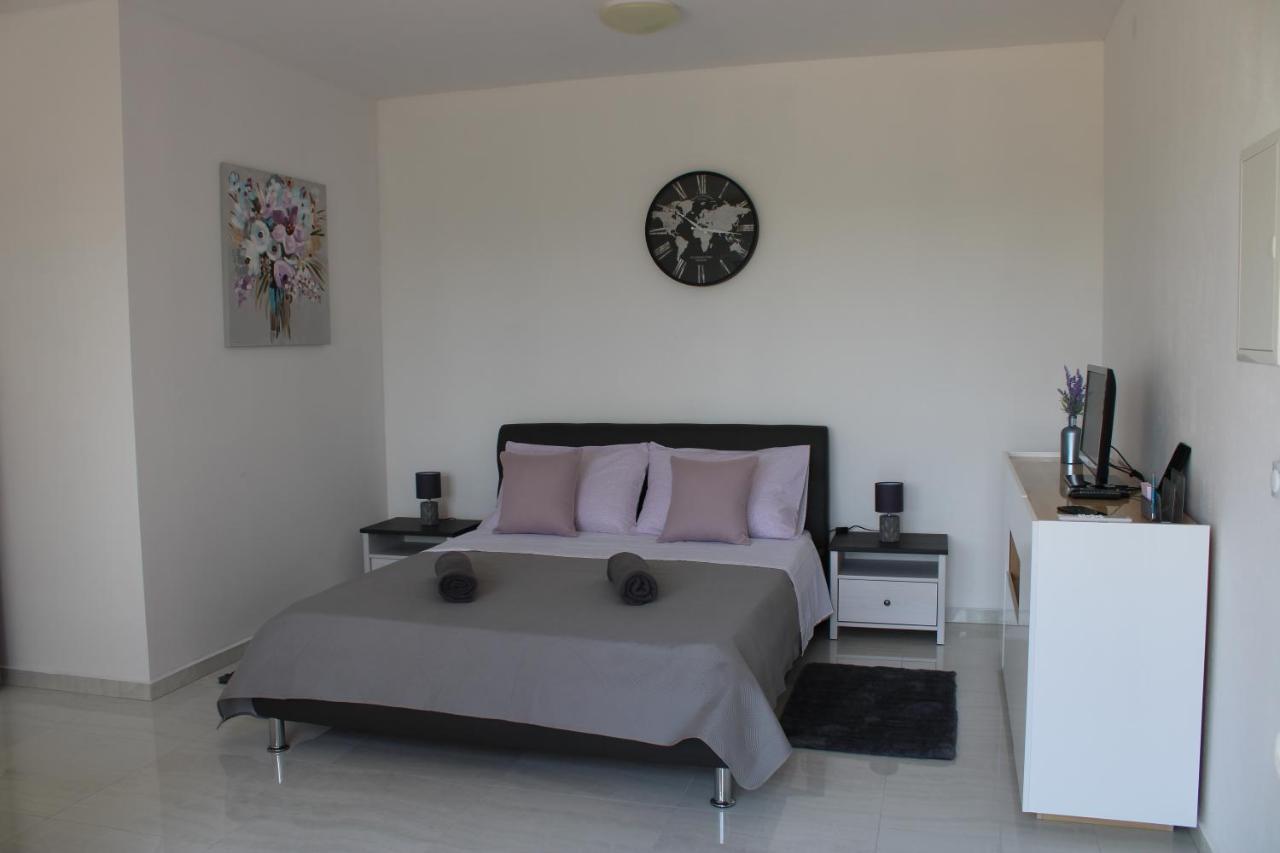 Apartmani Toni Drniš Εξωτερικό φωτογραφία