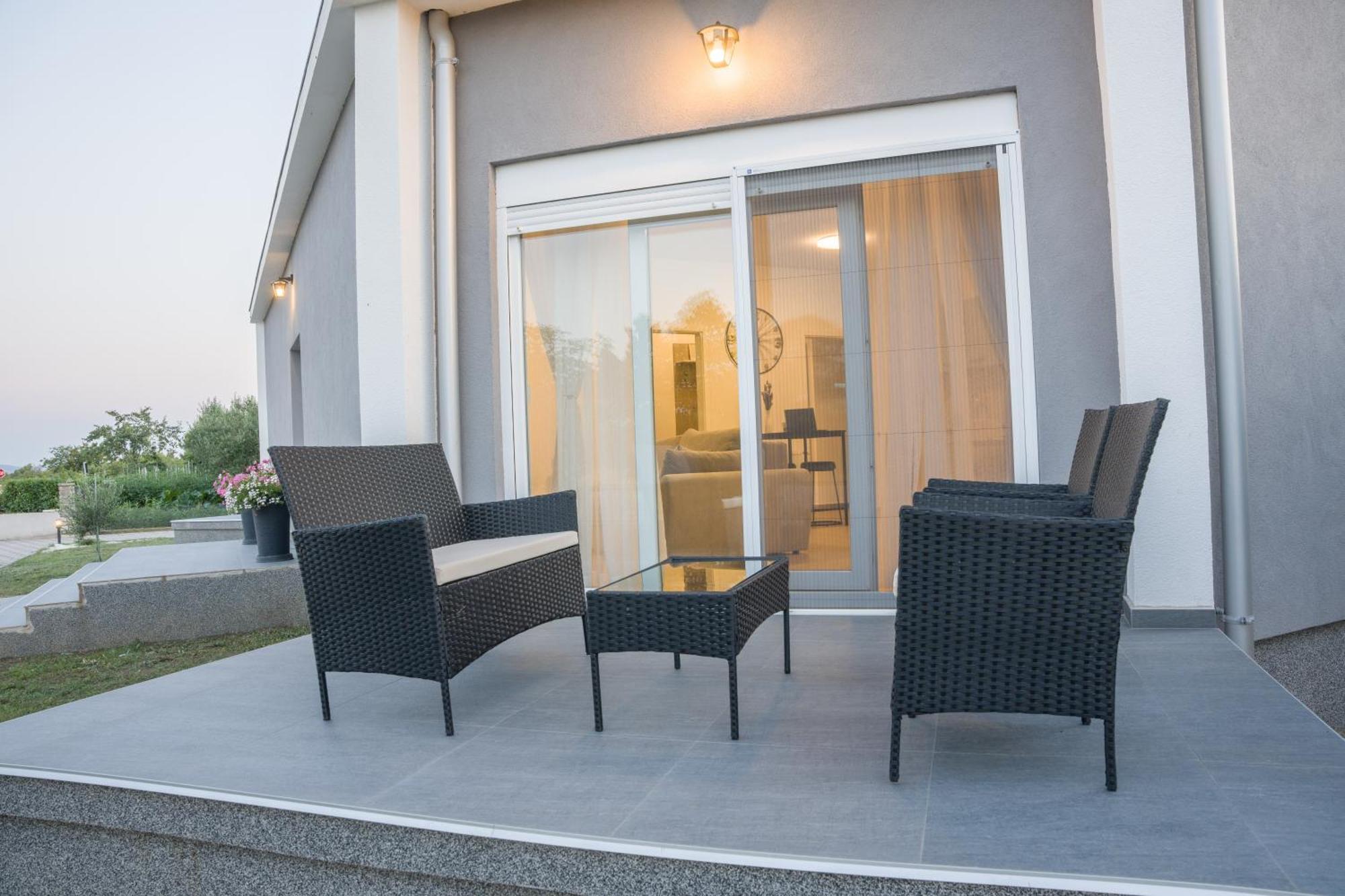 Apartmani Toni Drniš Εξωτερικό φωτογραφία